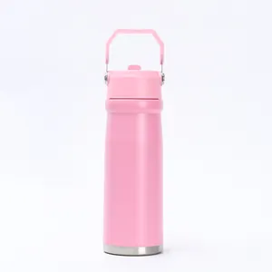 Detailansicht einer rosa Edelstahl-Vakuum-isolierten Sportwasserflasche mit Griff.