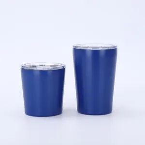 Matte blaue isolierte Edelstahlbecher in 8oz und 12oz Größen mit klarem Deckel