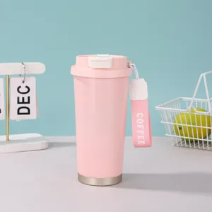Detailansicht der rosa 316 Edelstahl-Thermobecher mit einem tragbaren Gurt