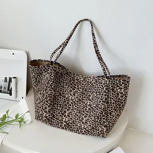 Women Large Capacity Leopard Print Canvas Tote Bag Casual Fashion Shoulder Bag Trendy Hobo Bag Travel Handbag Beach Bag