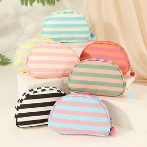 Gestreept Schelp Make-uptas Canvas Draagbare Schattige Cosmetica Opbergtas Reizen Halfronde Toiletartikelen Organizer Met Pompon