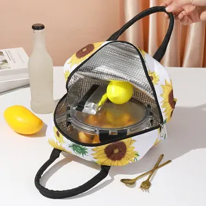 Détail intérieur du sac à lunch isotherme tournesol avec doublure en aluminium