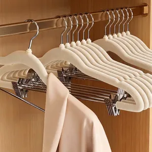 Antislip fluwelen hangers met verstelbare klemmen voor broeken en rokken in de kledingkast