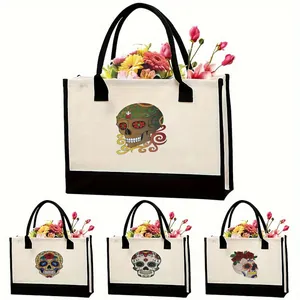 Cuatro bolsos de lona con estampados vibrantes de calaveras de azúcar y flores