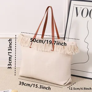 Bolso tote grande con flecos de lona tejida con dimensiones detalladas en la imagen