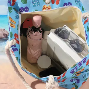 Vista interna della borsa da spiaggia grande con spazio per accessori estivi