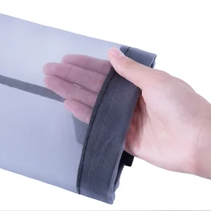 Wandmontierter grauer Netz-Aufbewahrungsbeutel zum Organisieren von Plastiktüten