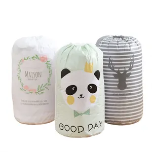 Juego de tres bolsas impermeables con cordón para organizar edredones y ropa grande
