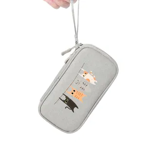 Estuche gris para accesorios digitales con diseño de gato para disco duro externo