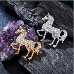 Vintage Zinklegering Paard Broche Dierenvorm Ingelegde Strass Mode Pin Voor Vrouwen Accessoires Sieraden