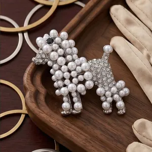 Élégante Broche Caniche en Alliage Avec Perle Artificielle Et Ornement Strass Épingle Chien Animal Pour Vêtements Femmes