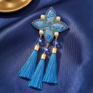 New Chinese Style Blue Embroidery Tassel Brooch Alloy Artificial Pearl Rhinestone Pin For Cheongsam Elegant Ethnic Jewelry
