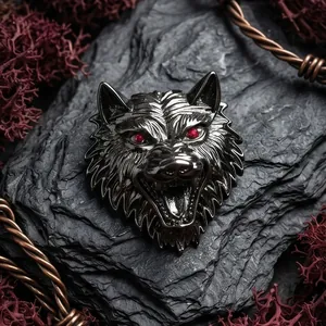 Vintage Metal Wolf Head Brooch For Men Women Antique Gunmetal Black Animal Brooch Pin With Red Eye Rhinestone personalized Fashion Jewelry