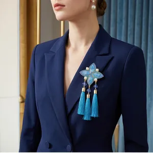 Elegant Chinese style blue embroidery tassel brooch with pearls for women suits