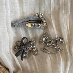 Pince à Cheveux Chien Teddy en Strass Scintillant Gris pour Femmes Pince Bec de Canard en Cristal de Luxe Accessoires Cheveux