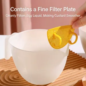 Food-grade plastic measuring cup with detachable fine mesh filter for egg liquid