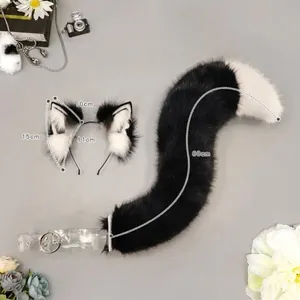 Handgemaakte cosplayset met wolfsoren hoofdband en bijpassende staart van nepbont