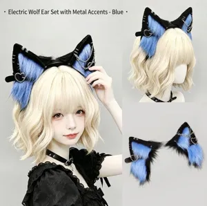 Détail du serre-tête oreilles de loup électrique bleu et noir cosplay