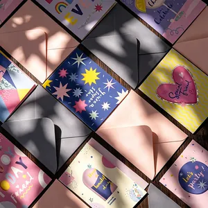 Colección de tarjetas de felicitación coloridas estilo dopamina con textos en inglés
