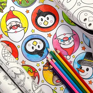 Papier cadeau de Noël à colorier avec Père Noël pingouin et crayons de couleur DIY
