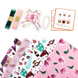 Ensemble de papier cadeau floral élégant avec rubans et carte d'anniversaire pour DIY