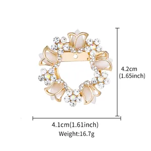 Detail view of rhinestone flower brooch showing dimensions 4.1x4.2cm and 16.7g weight