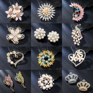 Elegant Alloy Rhinestone Brooch for Women Artificial Pearl Flower Heart Crown Peacock Butterfly Pin Daily Suit Dress Accessories