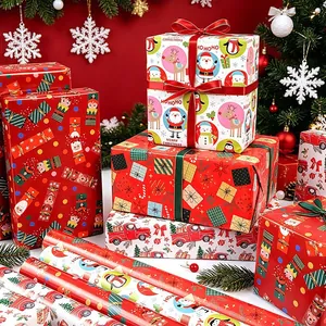 Carta da regalo natalizia festosa con simpatici motivi schiaccianoci e Babbo Natale