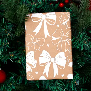 Klassisches braunes Kraftpapier-Geschenkpapier für Weihnachten mit weißen Schleifenmustern
