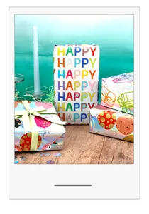 Papel de regalo metálico láser con coloridos motivos de cumpleaños y diseño de HAPPY.