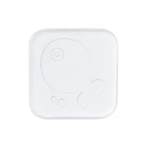 Butée de poignée de porte minimaliste en silicone blanc avec motif de baleine gaufré