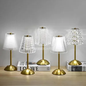 Vintage Kristall Tischlampe Aufladbar Nachttisch Nachtlicht 3-Farben Dimmung Gold Metallfuß Acrylschirm Für Schlafzimmer Atmosphäre Licht