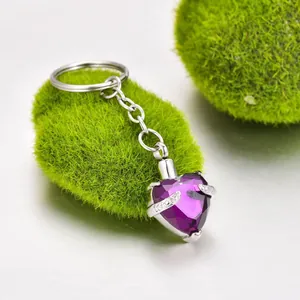 Porte-clés bouteille de parfum cœur violet et pendentif urne funéraire pour cendres