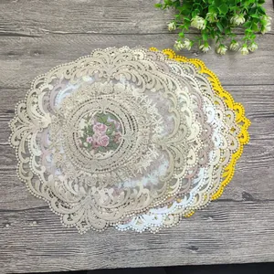 Vintage 28cm runde französische Tischmatte aus Spitze mit eleganten rosa Rosen