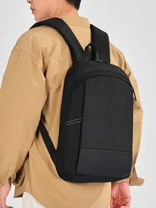 Moderne minimalistische waterdichte zwarte nylon laptoptas rugzak voor dagelijks gebruik