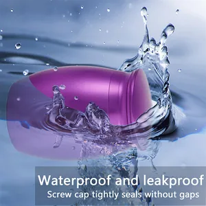 Dettaglio di un'urna in alluminio viola nell'acqua che mostra il design impermeabile