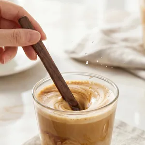 Bâtonnet Mélangeur à Café Minimaliste en Bois de Noyer Cuillère à Long Manche en Bois pour Miel Yaourt Dessert Café Cuisine Maison