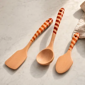 Juego de 3 utensilios de cocina de madera de haya natural con elegantes mangos de rayas