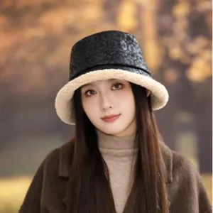 Vintage jacquard suede reversible bucket hat with warm lamb wool lining