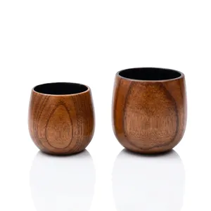 Set van twee handgemaakte jujube houten bekers met natuurlijke houtskool afwerking
