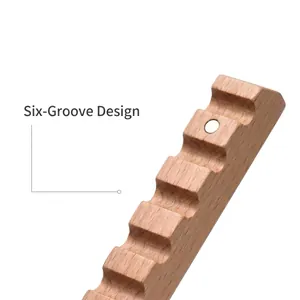 Percha portátil de madera natural para puerta con un diseño funcional de seis ranuras