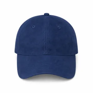 Detailansicht der marineblauen Baseballkappe aus Wildlederimitat mit feiner Textur
