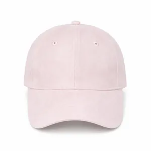 Vorderansicht der rosa Baseballkappe aus Wildlederimitat mit schlichter, cleaner Textur.