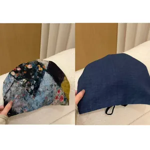 Bonnet slouchy réversible vintage en patchwork floral et bleu marine pour femmes élégantes