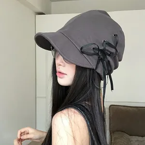 Elegante cappello da pescatore slouchy grigio scuro a tesa corta con fiocco in nastro