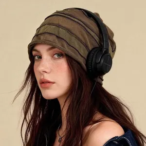 Gorro de invierno de rayas elegante para esquí y protección contra viento estilo urbano.
