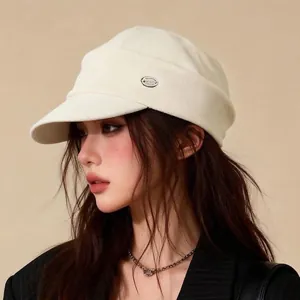 Japanese retro cream newsboy cap for women, elegant equestrian style fashion hat