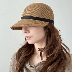 Elegante cappello di paglia intrecciato a mano per donna stile equestre con nastro nero estivo
