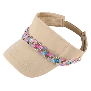 Cappello parasole beige vintage con catena sfumata colorata e dettagli in strass lucidi