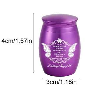 Petite urne funéraire en alliage violet avec dimensions et gravure commémorative détaillée